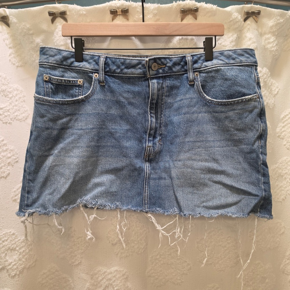 Lucky Brand Womens Denim Mini Skirt Medium Wash Raw Frayed Hem Size 16/33 Blue